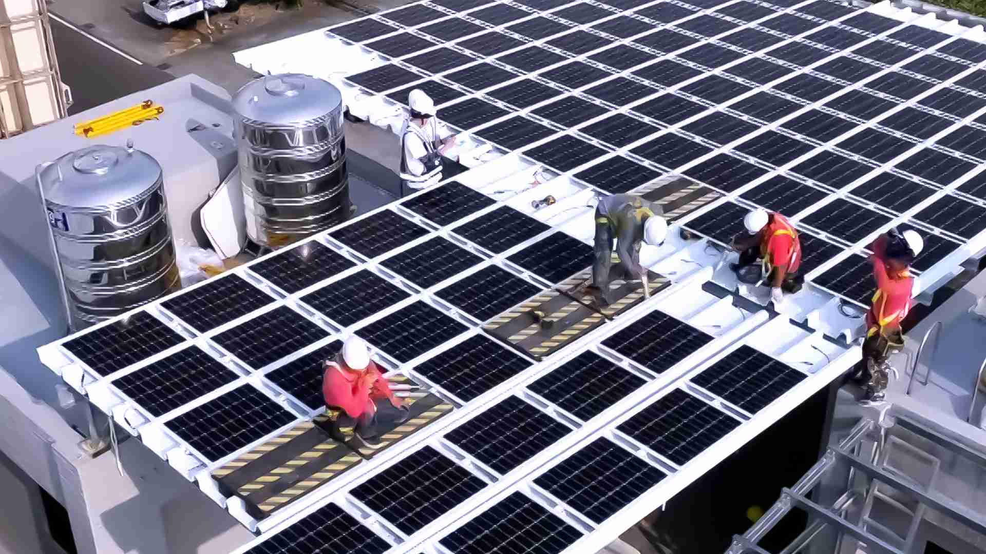 优游UB8着力于替代能源之技术研发，，，如光电浪板的相关制程、、、设备与产品，，，，其中所开发之光电整合型浪板，，，减少传统金属支架安装，，，，更提升耐候度，，，，可广泛运用于多元场域，，，，并辅助建筑达到净零碳排目标